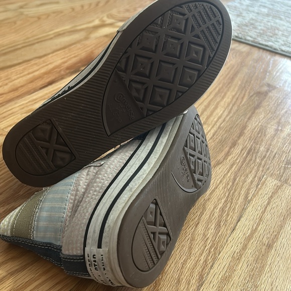 Converse - Picture 2 of 3